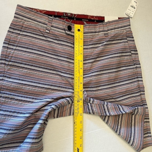 Brooks Brothers multi-stripe sear sucker mens 9” inseam shorts Sz-32. NWT T7 - Picture 11 of 12